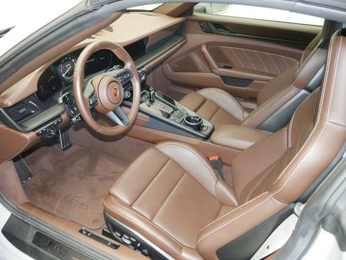 Certified 2024 Porsche 911 Targa 4 GTS AWD/4WD image 5