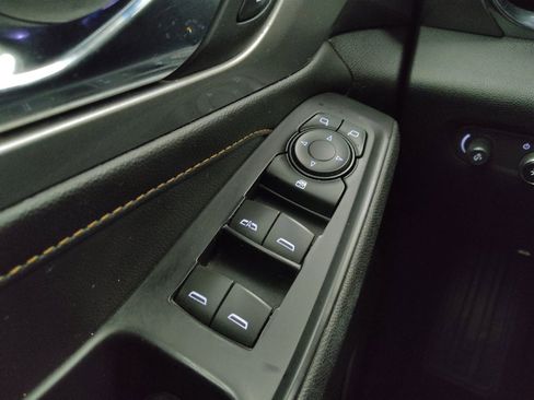 Used 2018 Chevrolet Traverse LT FWD image 27