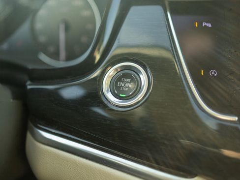 Used 2020 Cadillac XT6 Premium Luxury image 13