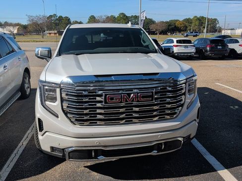 Used 2025 GMC Sierra 1500 Denali image 2