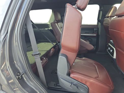 Used 2024 Ford Expedition Limited image 19