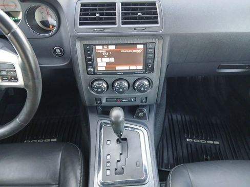 Used 2013 Dodge Challenger R/T RWD image 3