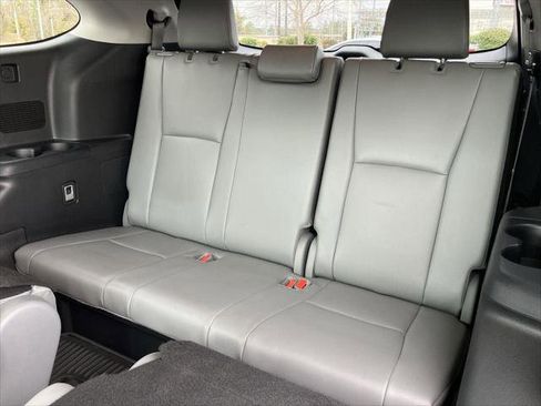 Certified 2023 Toyota Highlander XLE image 25