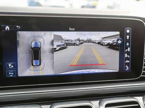 Used 2024 Mercedes-Benz GLS 580 4MATIC image 21