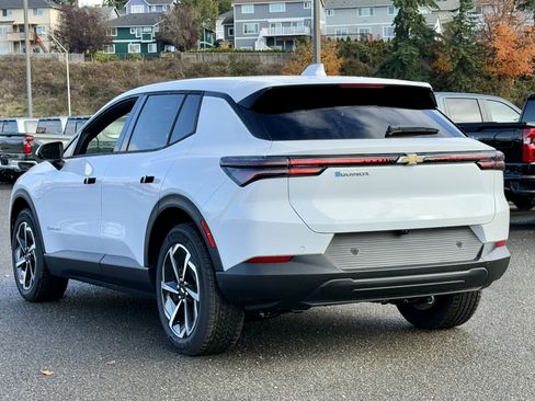 New 2026 Chevrolet Equinox RS image 3