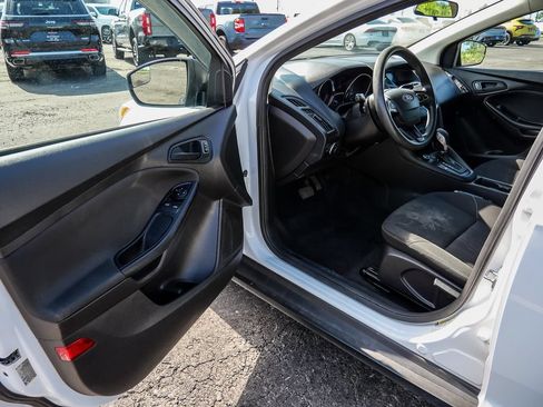 Used 2016 Ford Focus S FWD image 39