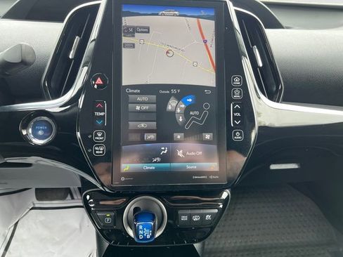 Used 2021 Toyota Prius Prime XLE FWD image 11
