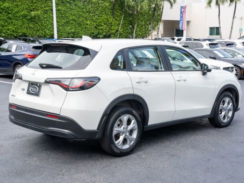Certified 2024 Honda HR-V LX image 6