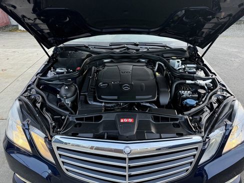 Used 2012 Mercedes-Benz E 350 4MATIC Sedan image 38