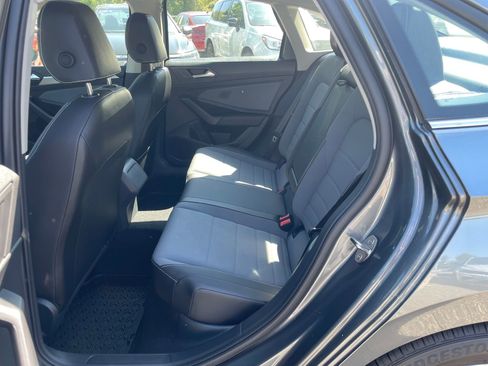 Used 2025 Volkswagen Jetta SE FWD image 30