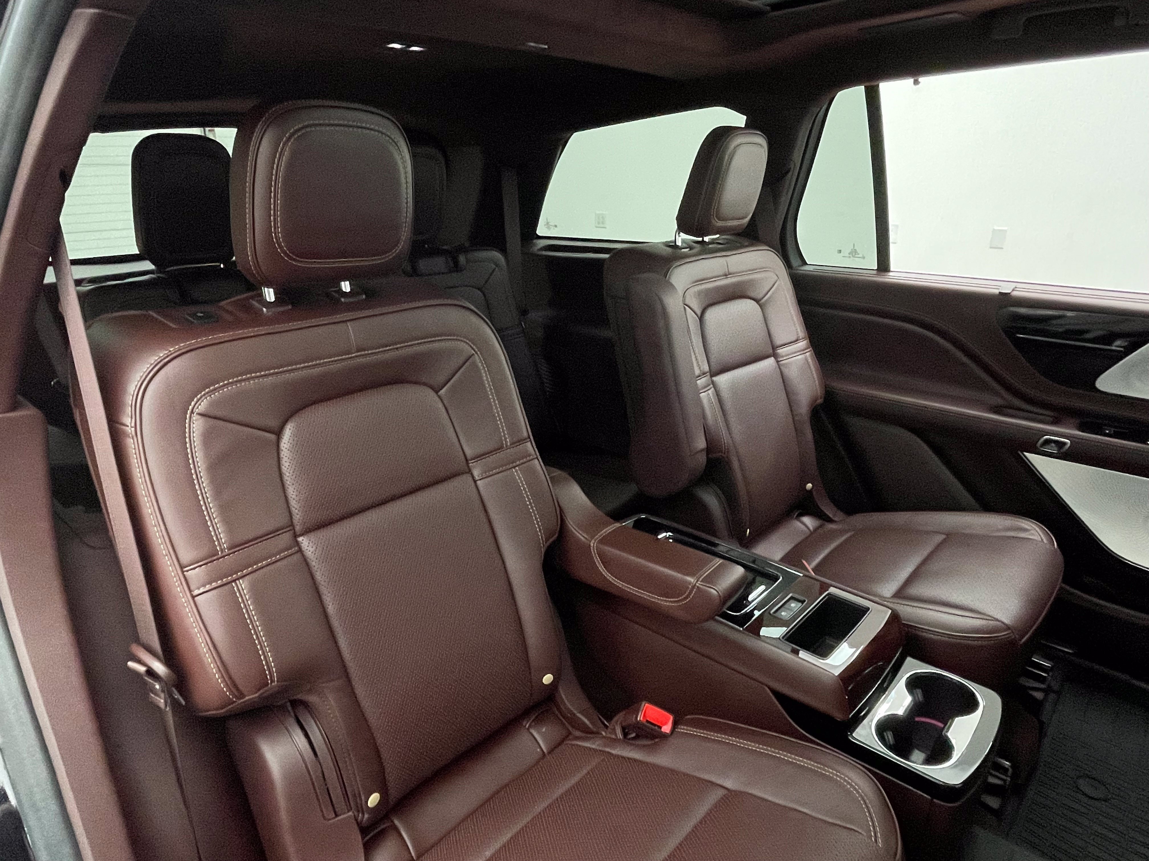 Used 2023 Lincoln Aviator Black Label w/ Dynamic Handling Package AWD/4WD image 41
