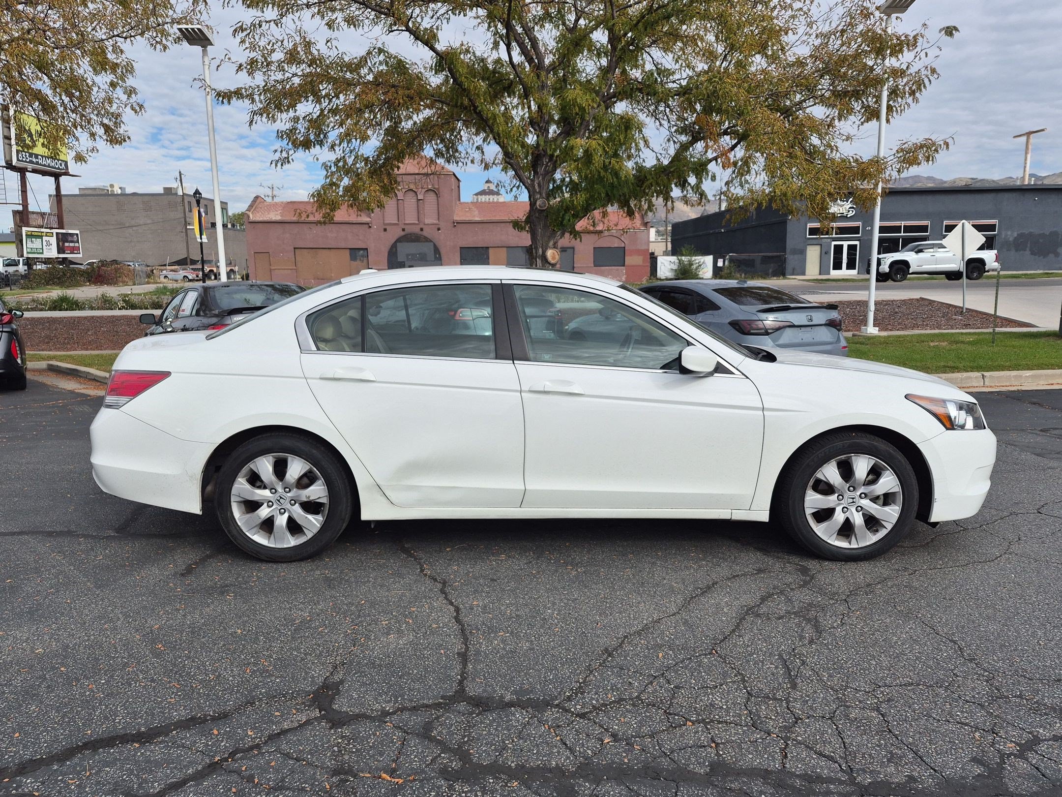 Used 2009 Honda Accord EX-L image 2