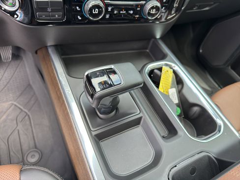 Used 2023 Chevrolet Silverado 1500 High Country w/ High Country Premium Package image 18