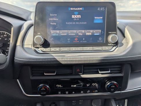 Used 2024 Nissan Rogue SV FWD image 18