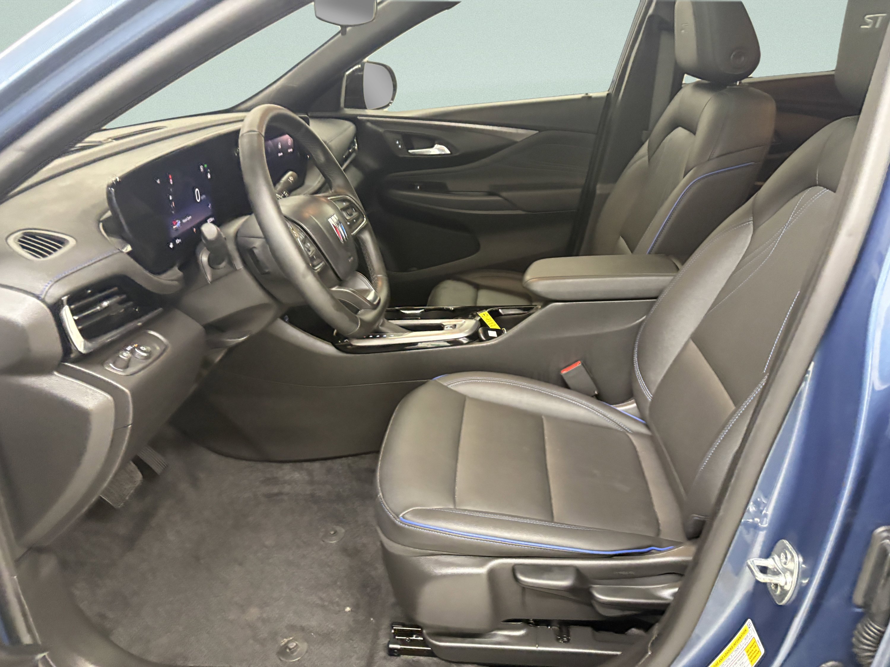 Used 2025 Buick Envista Sport Touring FWD image 11