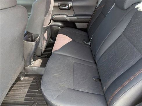 Used 2019 Toyota Tacoma TRD Off-Road image 17
