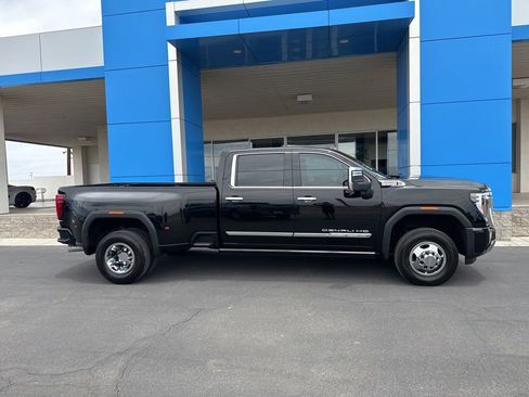 Used 2025 GMC Sierra 3500 Denali w/ Denali Reserve Package AWD/4WD image 2