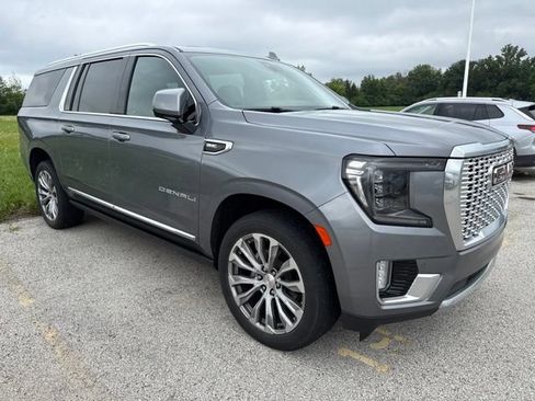 Used 2022 GMC Yukon XL Denali AWD/4WD image 8