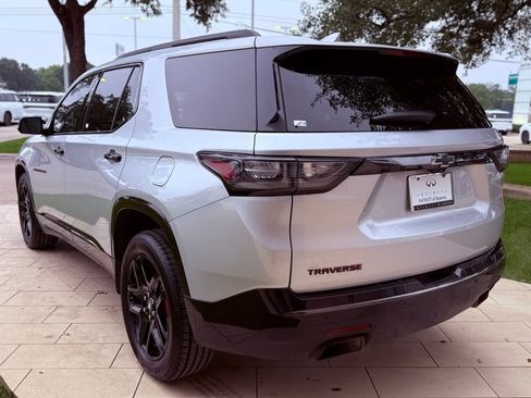 Used 2019 Chevrolet Traverse Premier w/ Redline Edition FWD image 8