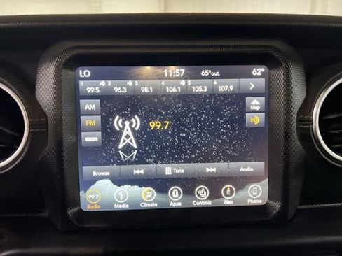 Used 2019 Jeep Wrangler Unlimited Sahara image 13