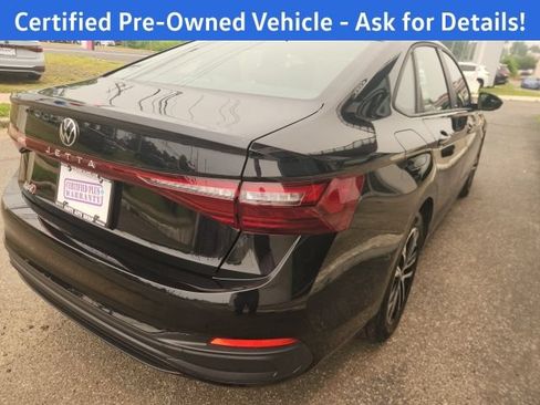 Certified 2025 Volkswagen Jetta Sport FWD image 3