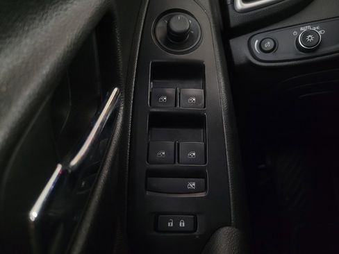 Used 2020 Chevrolet Trax LS w/ Tint and Cruise Package image 27