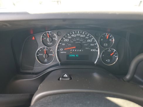 Used 2024 Chevrolet Express 2500 w/ Driver Convenience Package image 30