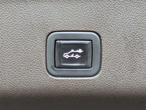 Used 2021 Chevrolet Tahoe LT image 13