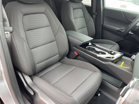 New 2025 Chevrolet Equinox LT w/ Safety and Technology Package image 20