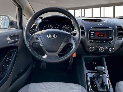 Used 2017 Kia Forte LX FWD image 7