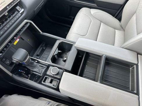 Used 2023 Toyota Tundra Limited AWD/4WD image 15