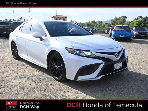 Used 2021 Toyota Camry XSE image 3