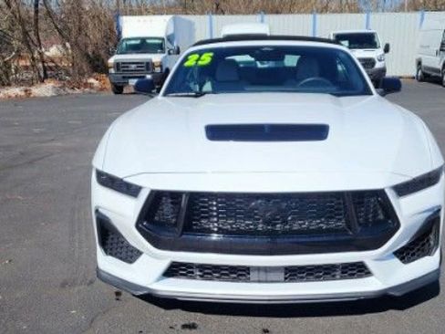 Used 2025 Ford Mustang GT Premium w/ GT Performance Package image 3