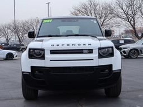 Certified 2024 Land Rover Defender 110 X-Dynamic SE AWD/4WD image 9