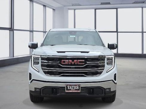 New 2026 GMC Sierra 1500 SLT image 2