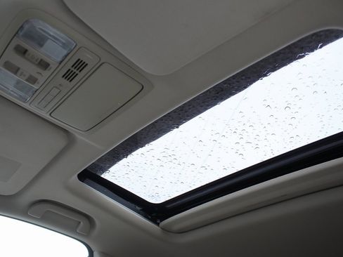 Used 2018 Honda CR-V Touring image 18