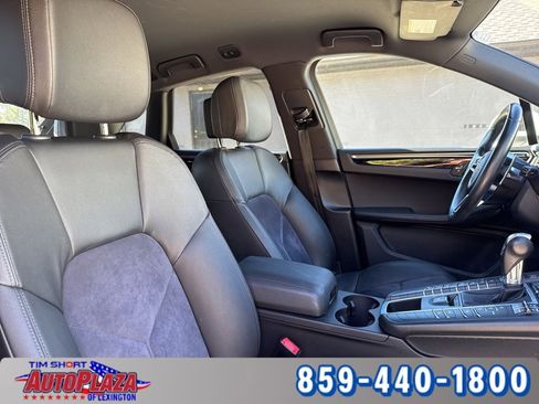 Used 2020 Porsche Macan image 52