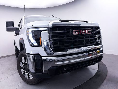 Used 2025 GMC Sierra 2500 Pro RWD image 6