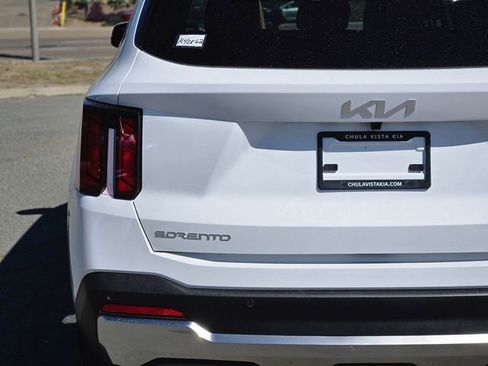 New 2026 Kia Sorento S FWD image 9