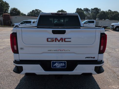 Used 2021 GMC Sierra 1500 AT4 w/ AT4 Premium Package AWD/4WD image 4