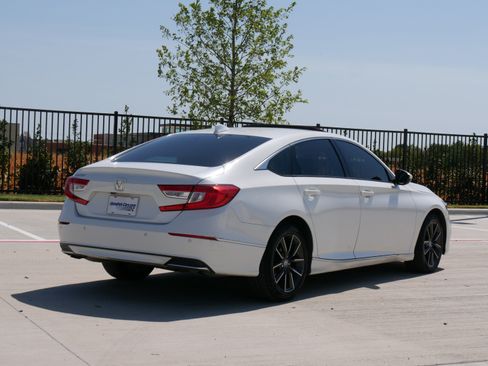 Used 2021 Honda Accord EX-L image 9