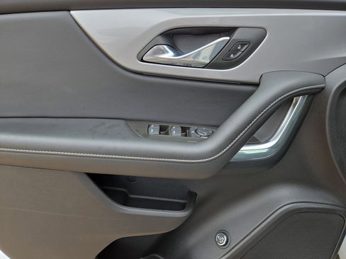 Used 2024 Chevrolet Blazer LT w/ Convenience Package FWD image 15