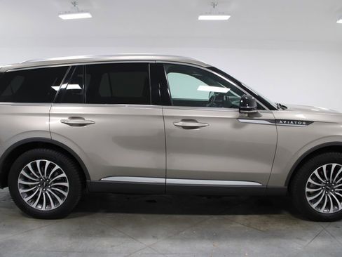 Used 2021 Lincoln Aviator Reserve w/ Equipment Group 201A AWD/4WD image 11