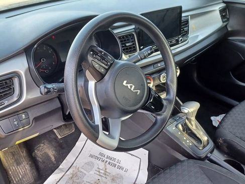 Used 2022 Kia Rio LX image 4