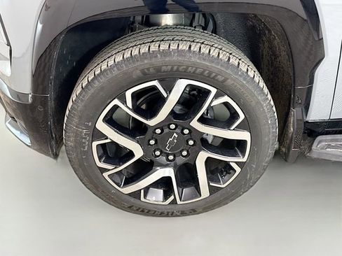 New 2025 Chevrolet Silverado EV RST image 34