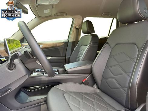 Used 2025 Volkswagen Atlas SE AWD/4WD image 9