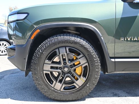 Used 2023 Rivian R1S Adventure AWD/4WD image 9