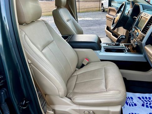 Used 2018 Ford F150 Lariat image 28