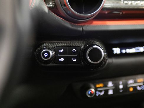 Used 2019 Ferrari 812 Superfast RWD image 28
