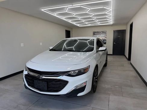 Used 2022 Chevrolet Malibu RS FWD image 2
